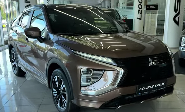 2025 Mitsubishi Eclipse Cross - in depth Walkaround 4K